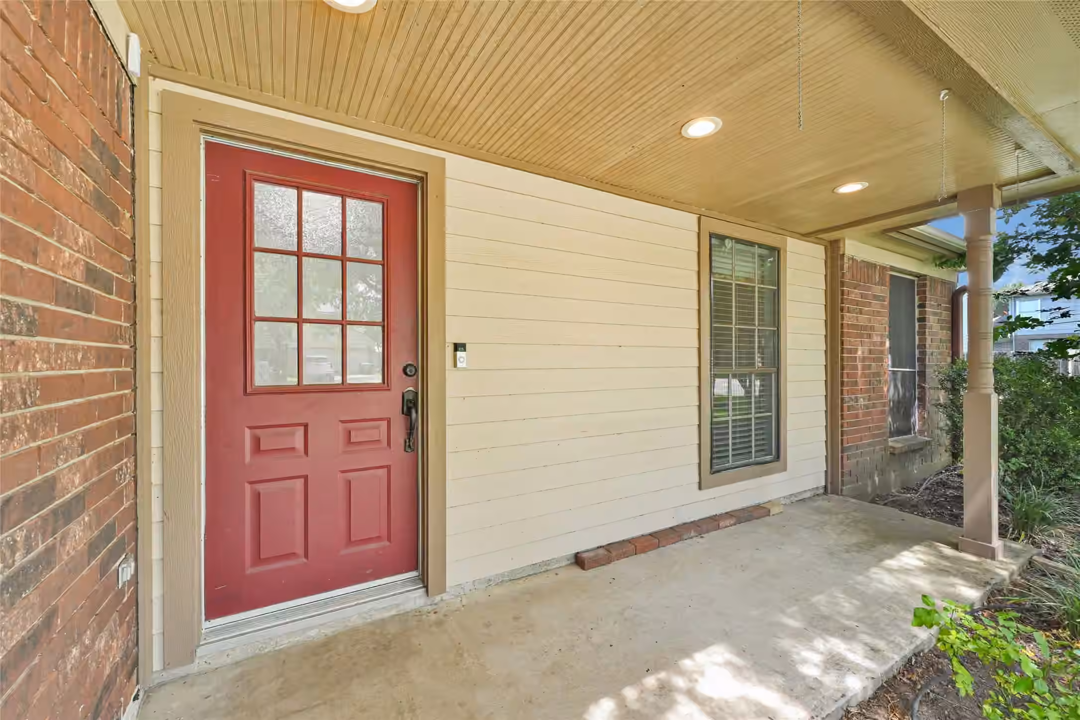 Photo 3 of 4002 Spring Forest Drive, Pearland, TX