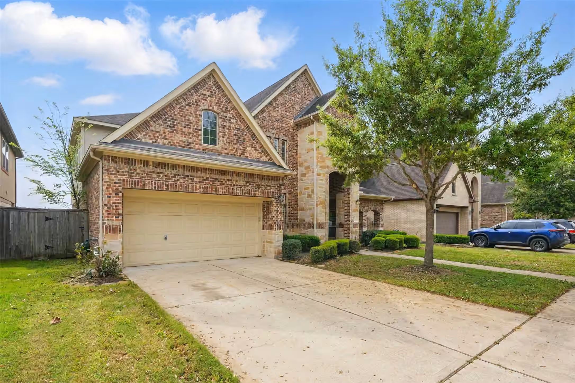 Photo 2 of 4927 Blackwater Lane, Sugar Land, TX