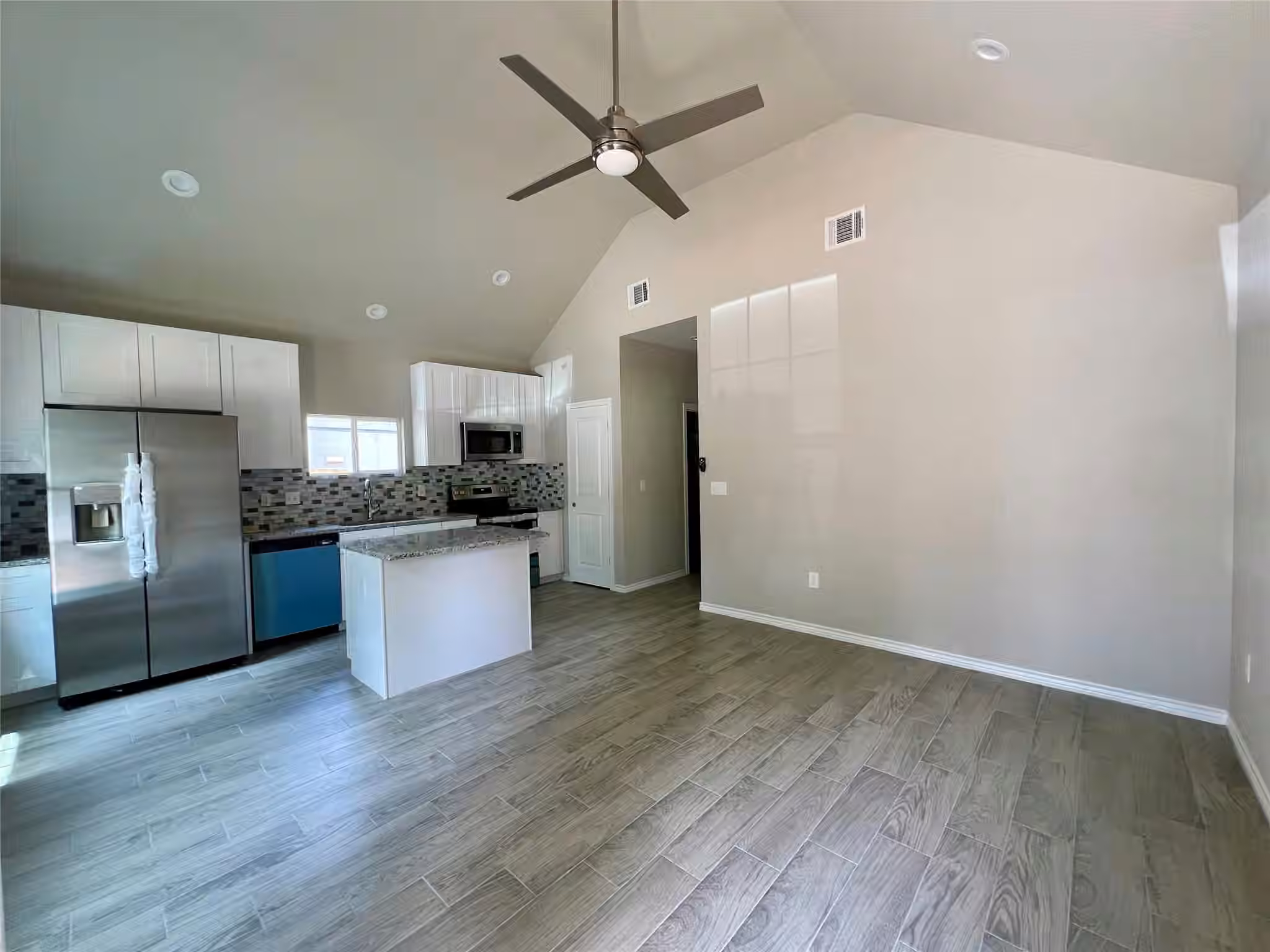 Photo 3 of 16393 Eastchase Street, Montgomery, TX
