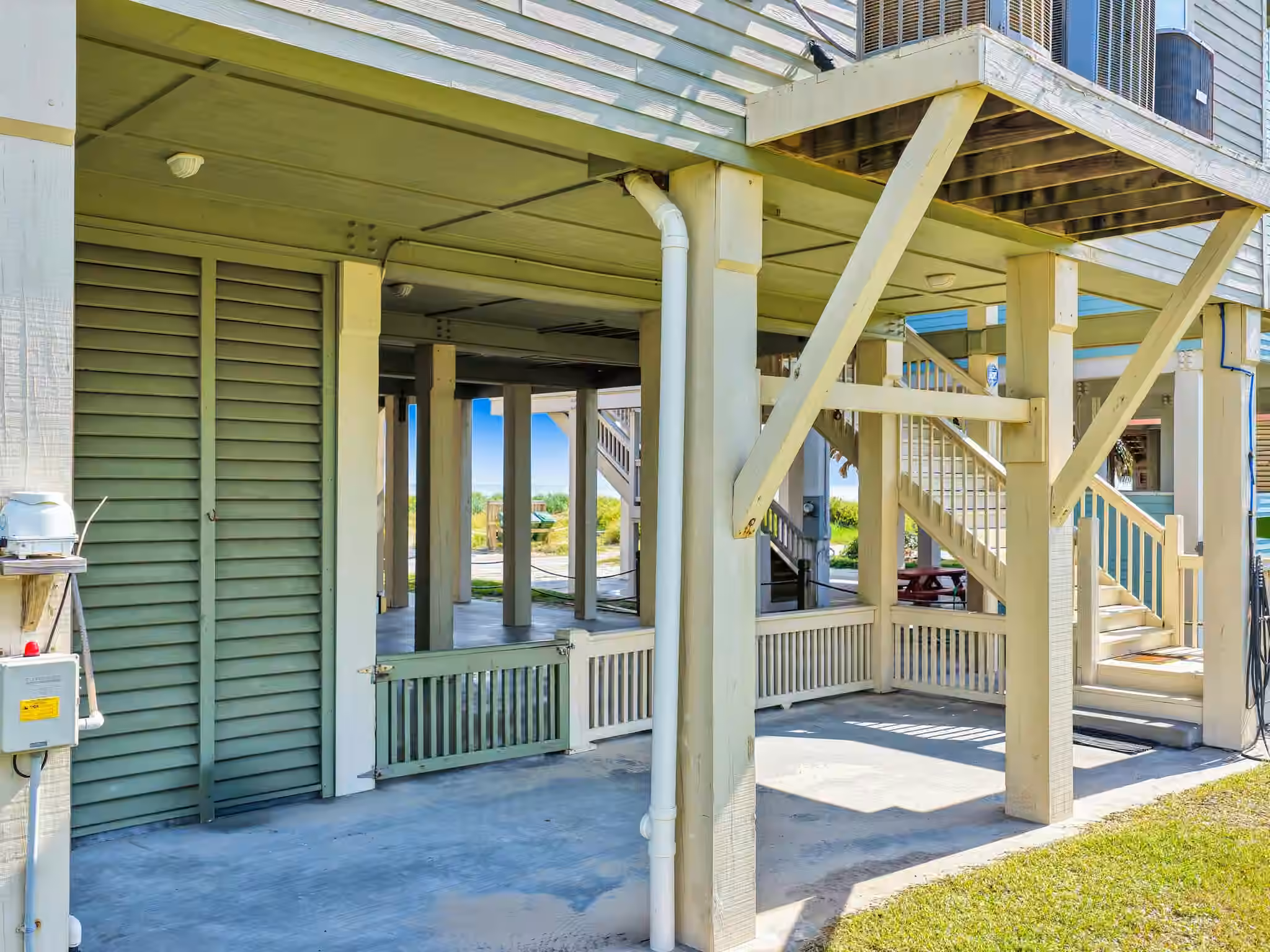 Photo 3 of 1967 Avenue J, Crystal Beach, TX