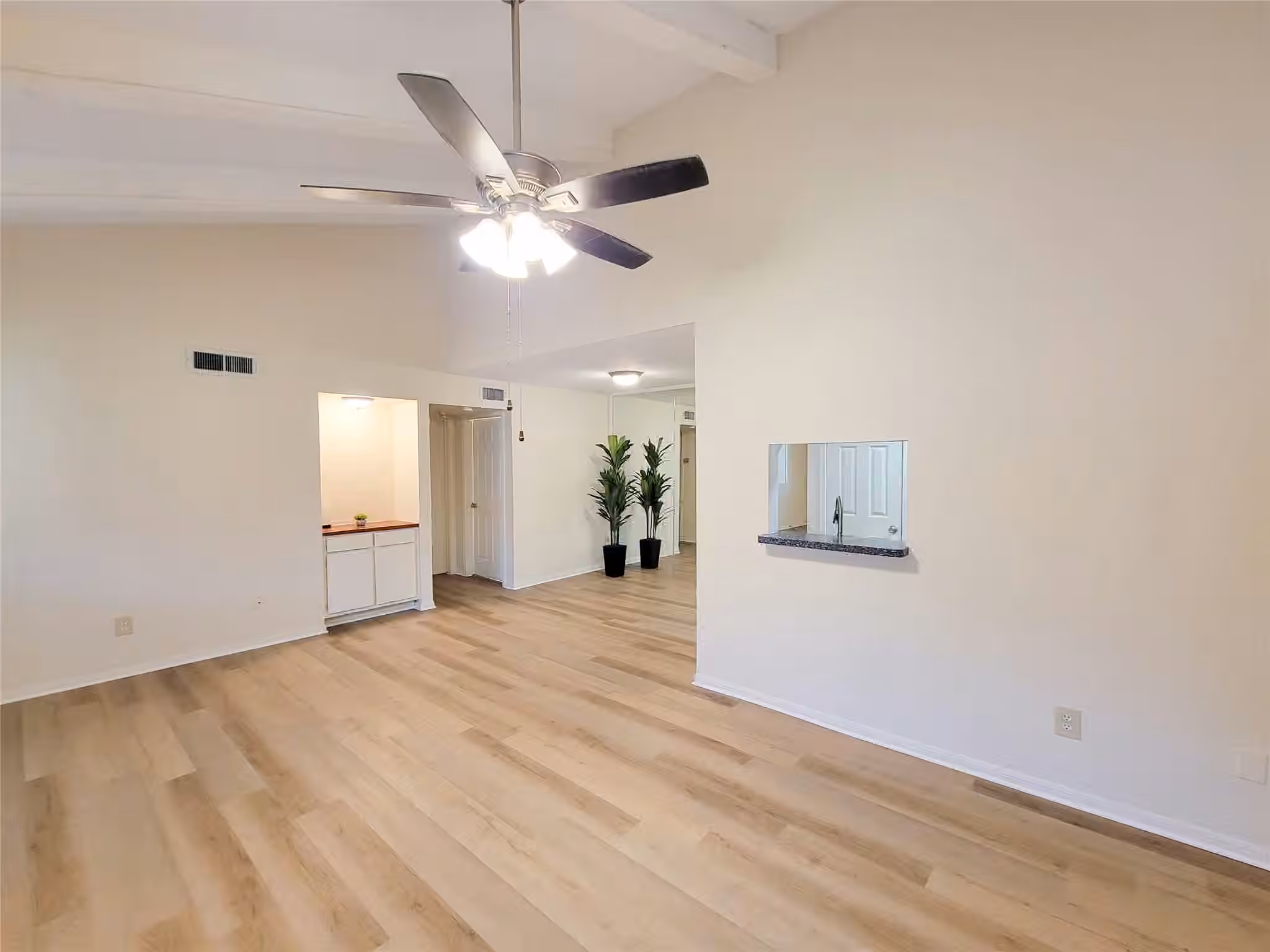 Photo 4 of 5711 Sugar Hill Drive 26, Houston, TX