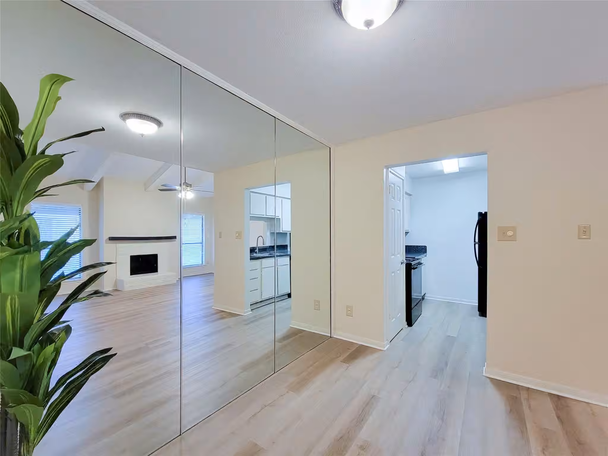 Photo 7 of 5711 Sugar Hill Drive 26, Houston, TX