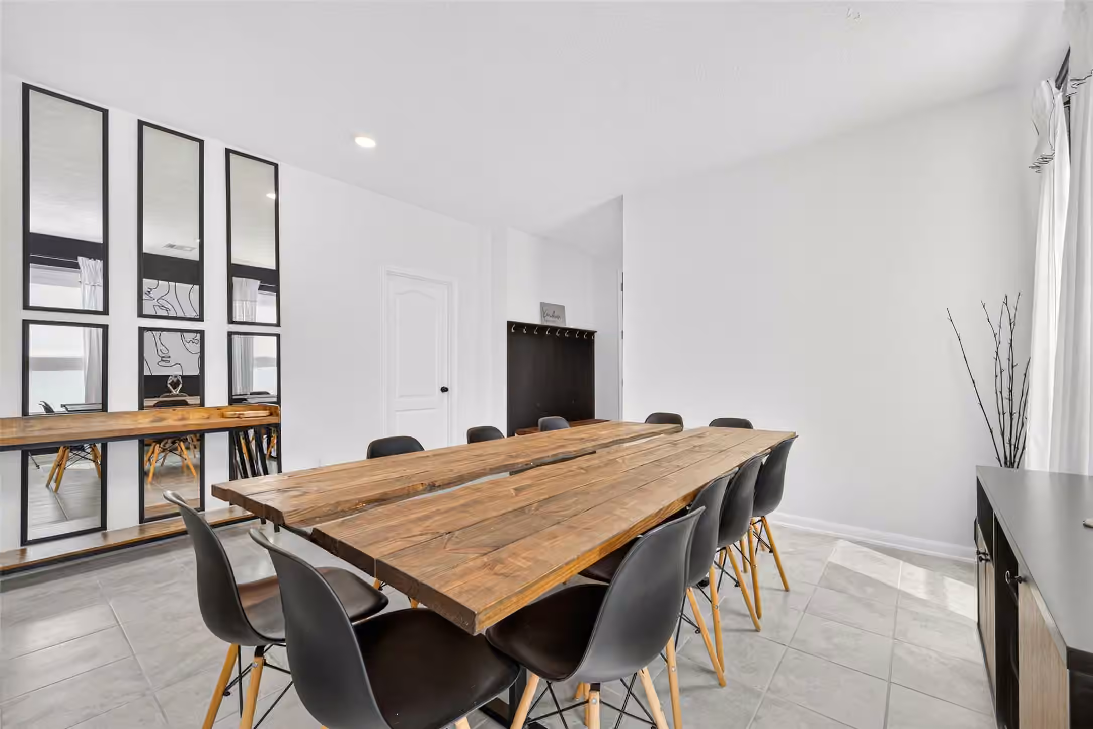 Photo 6 of 4202 Shady Palmetto Drive, Houston, TX