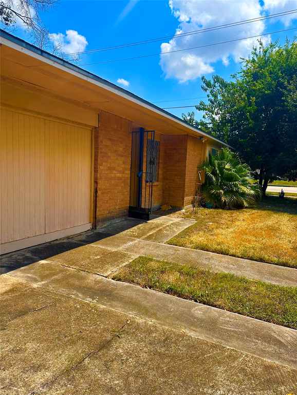Photo 4 of 5502 Mackinaw Street, Houston, TX
