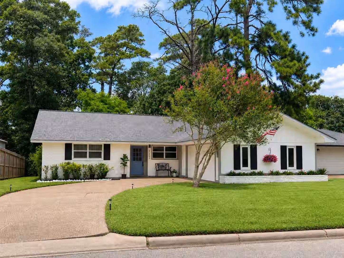 Photo 2 of 1705 Shady Oaks Drive, Conroe, TX