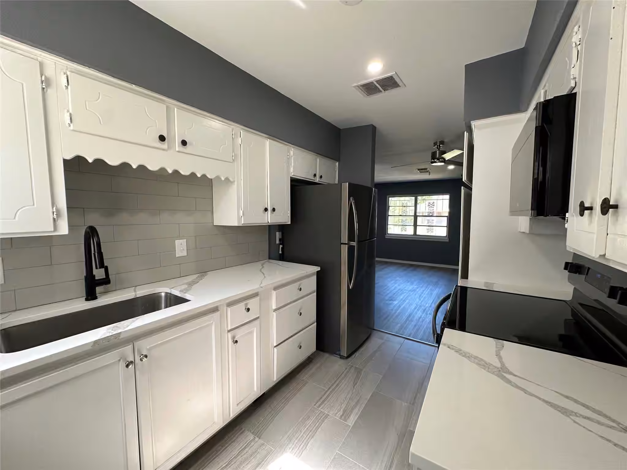 Photo 7 of 10313 Chesterfield Drive, Houston, TX