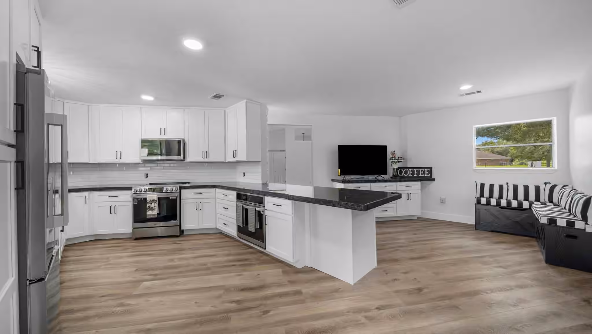 Photo 3 of 15502 Kitty Hawk Drive, Waller, TX
