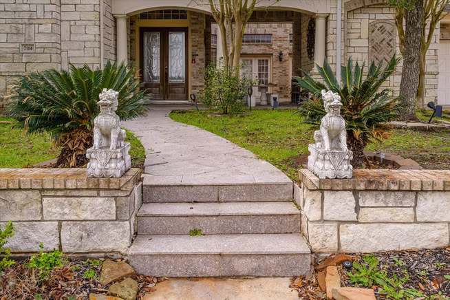 Photo 4 of 7114 Habersham Avenue, Sugar Land, TX