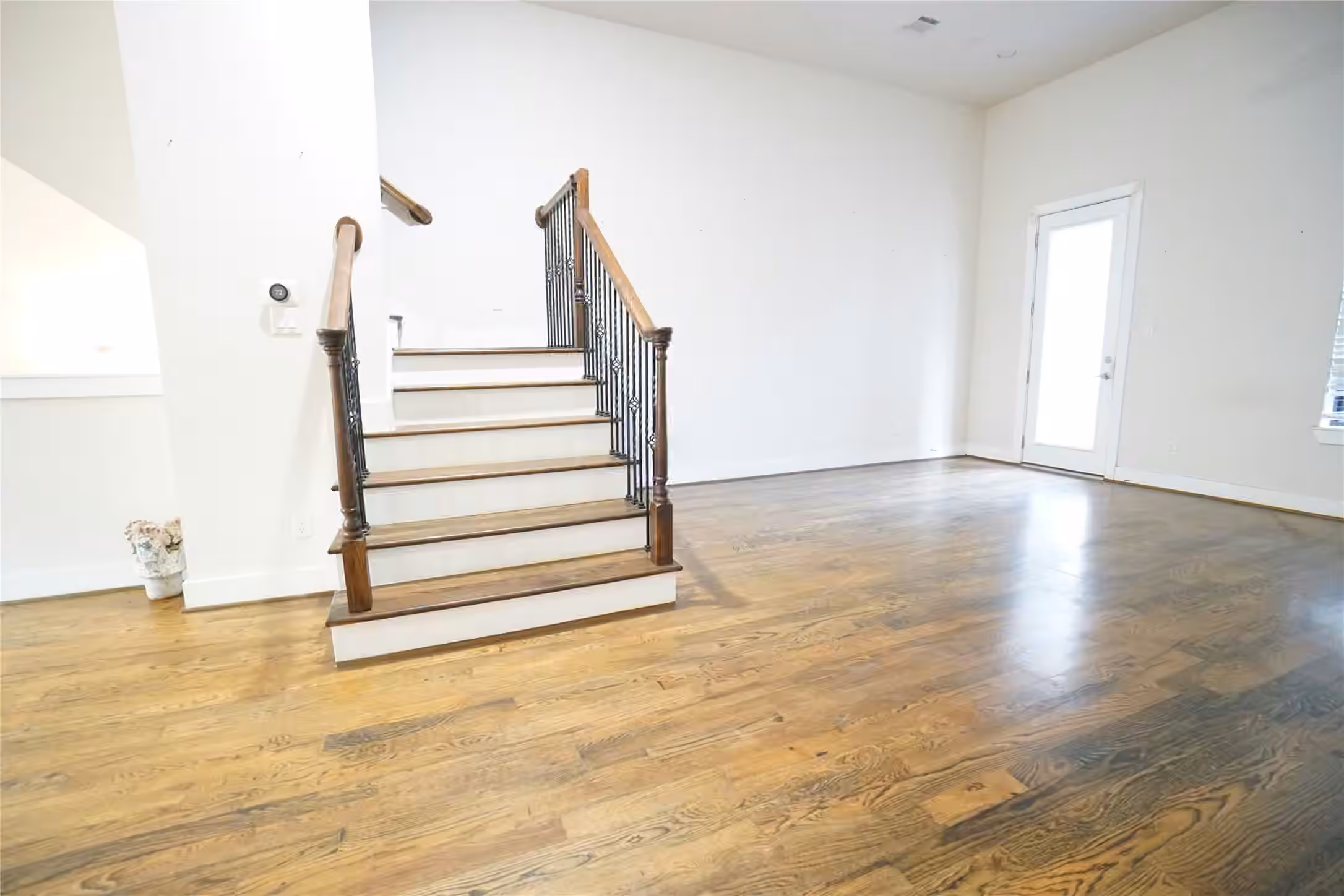Photo 4 of 1206 W Dallas Street, Houston, TX