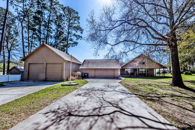 Photo 3 of 191 Timber Bay Drive, Trinity, TX