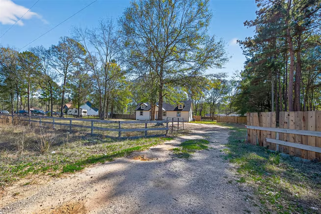 Photo 6 of 170 Walter Drive, Cleveland, TX