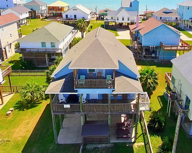 Photo of 12930 Buccaneer Parkway, Freeport, TX