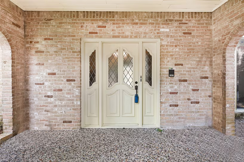 Photo 3 of 13702 Barons Bridge Drive, Houston, TX