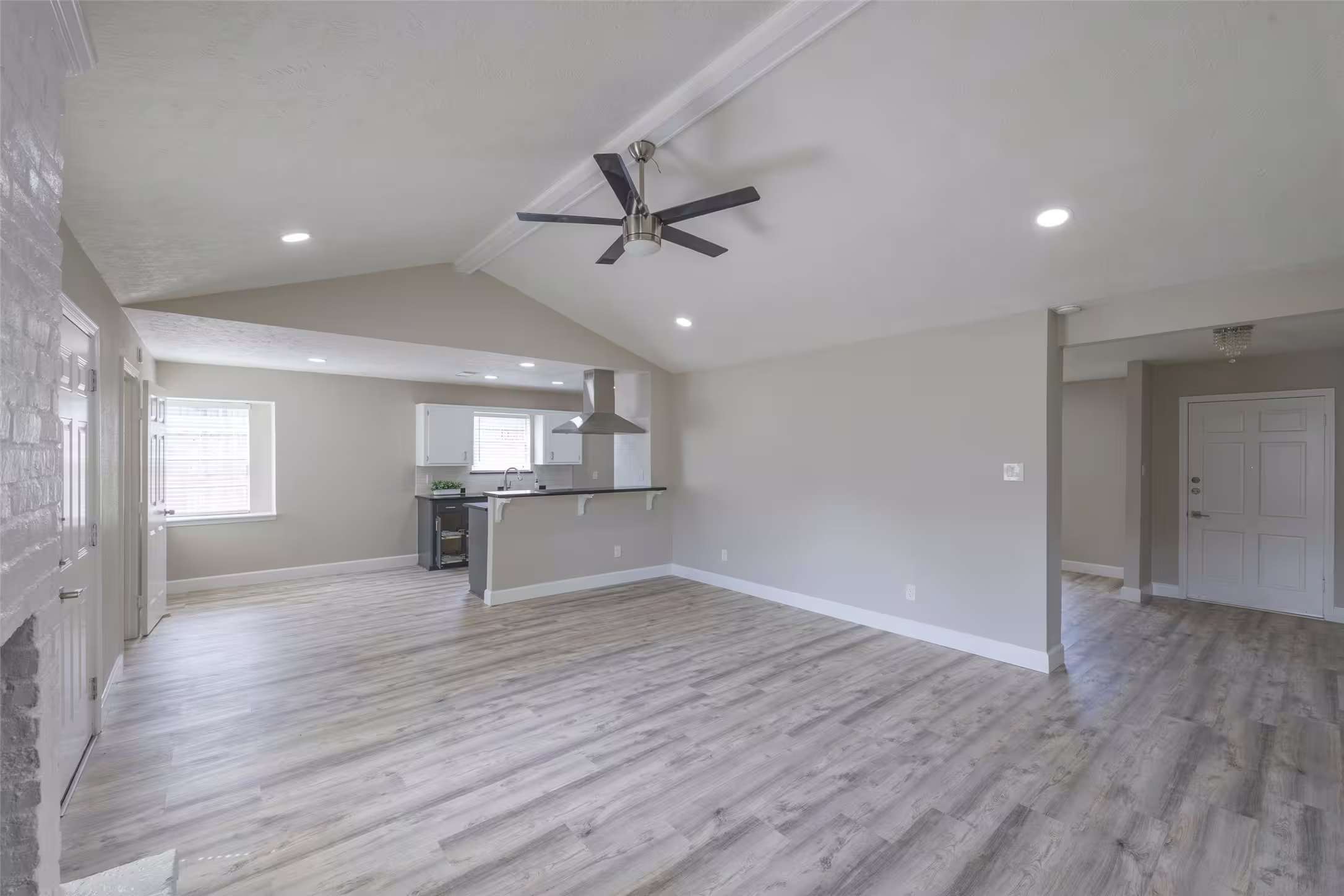 Photo 5 of 9315 Fairdale Lane, Houston, TX