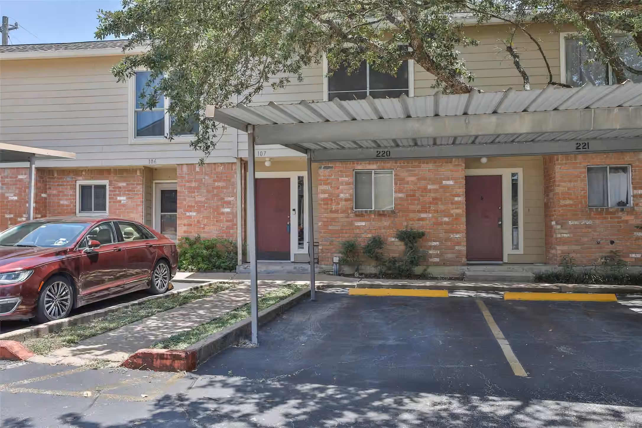 Photo 3 of 5005 Georgi Lane 107, Houston, TX