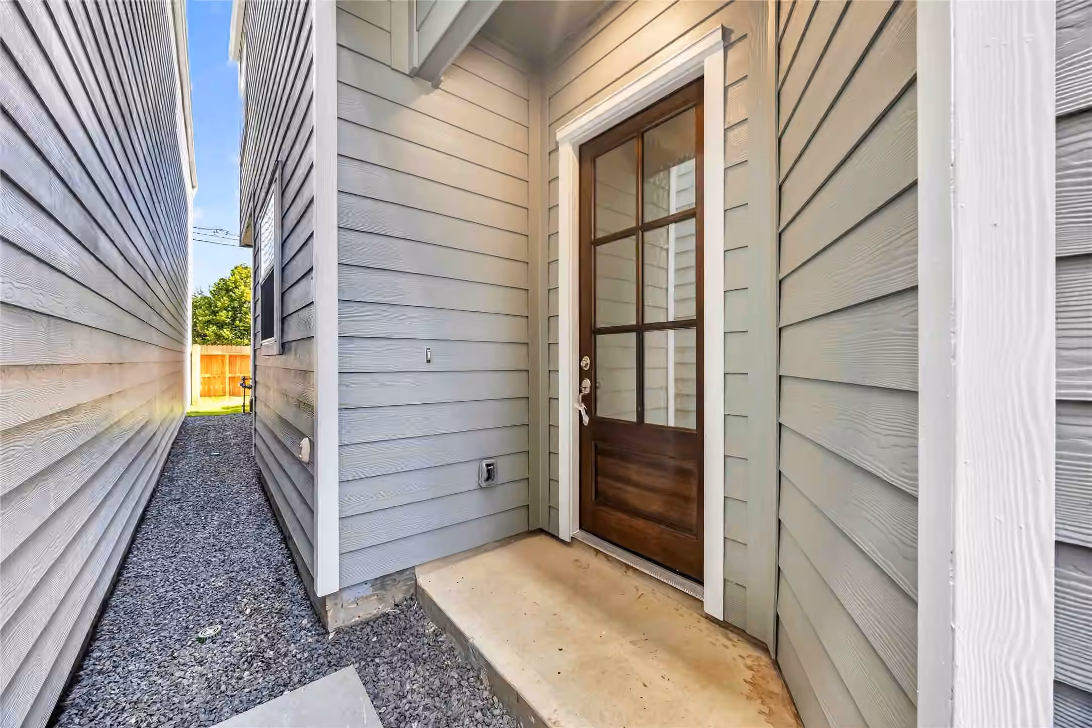 Photo 6 of 5672 Nolda Street, Houston, TX