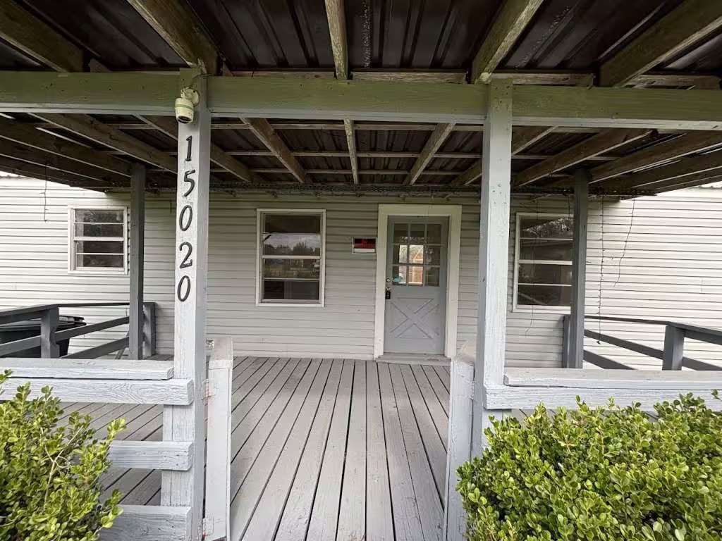Photo 3 of 15020 S Baylan Street, Santa Fe, TX