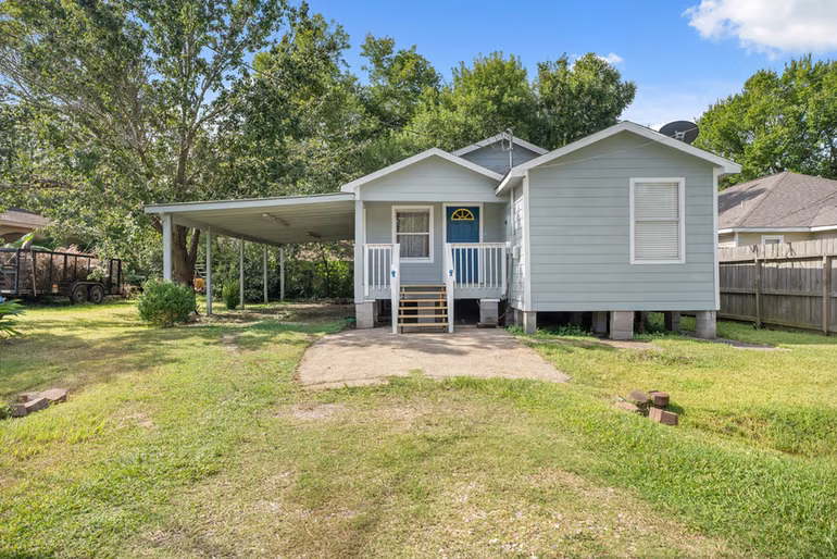 Photo of 4514 E 24th E Street, Dickinson, TX 77539