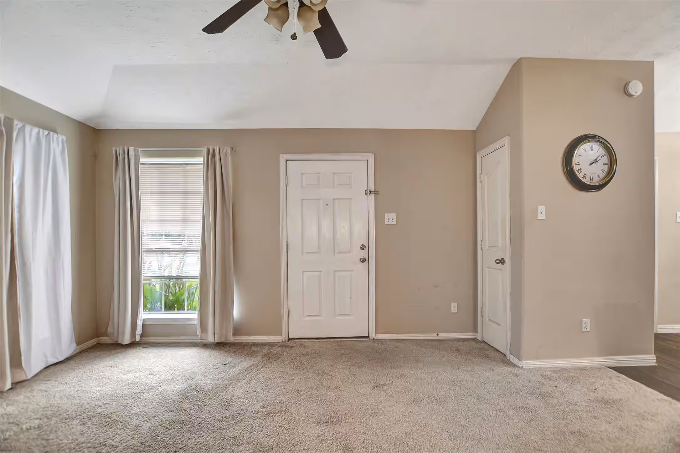 Photo 4 of 24211 Soft Pine Drive, Houston, TX