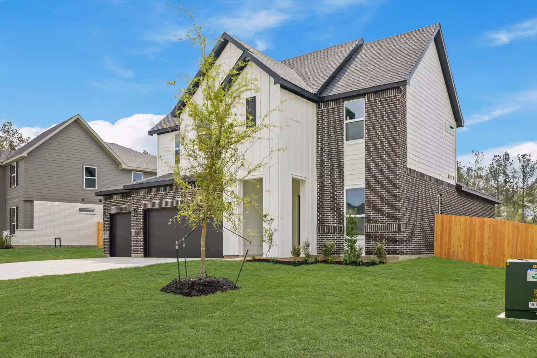 Photo 3 of 4526 Iguaza Falls Drive, Conroe, TX
