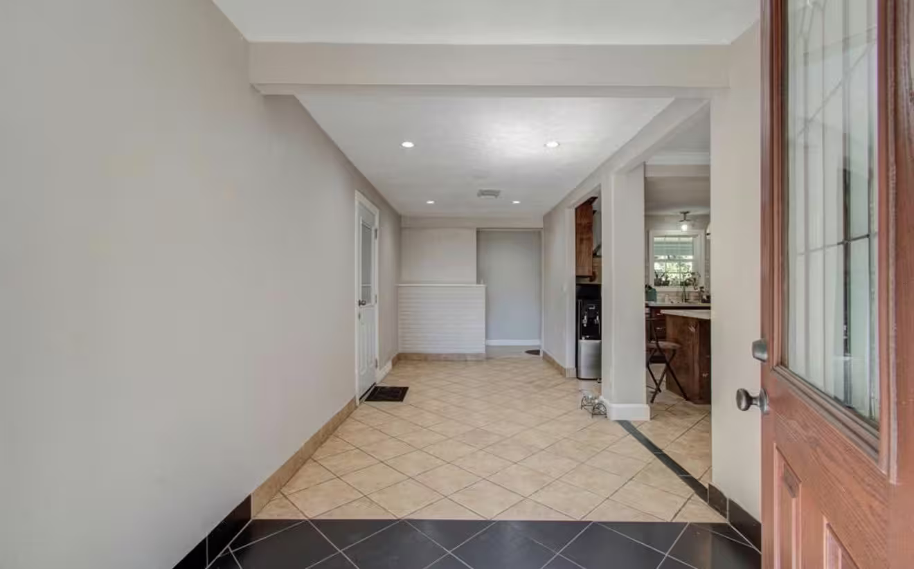 Photo 3 of 5423 N Shady Creek Drive, Houston, TX