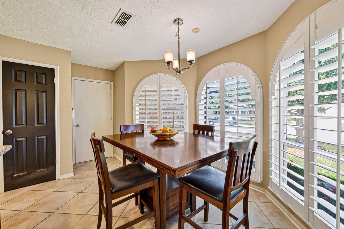 Photo 4 of 1615 Ainsdale Drive, Houston, TX