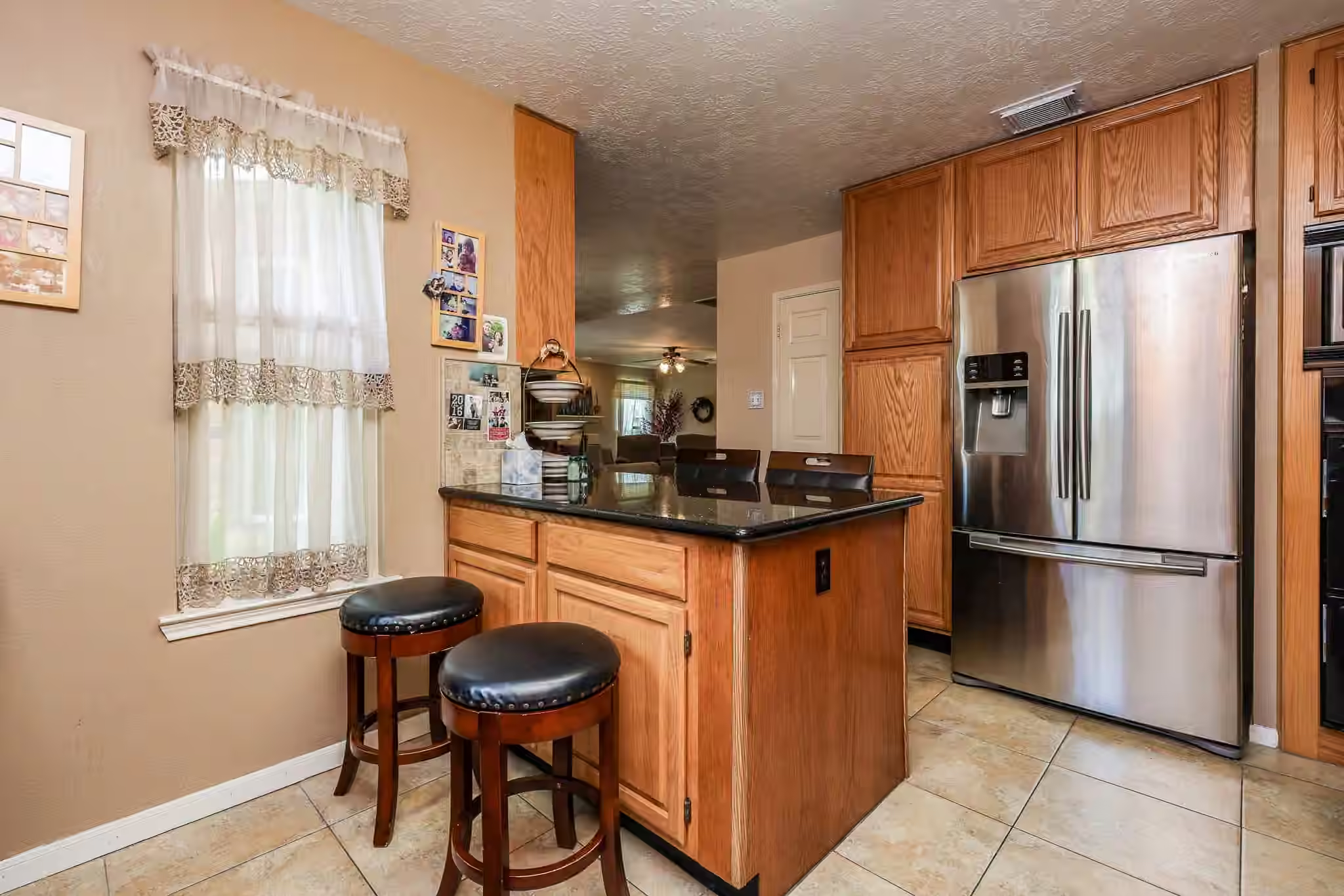 Photo 7 of 10315 Springland Ct, Houston, TX