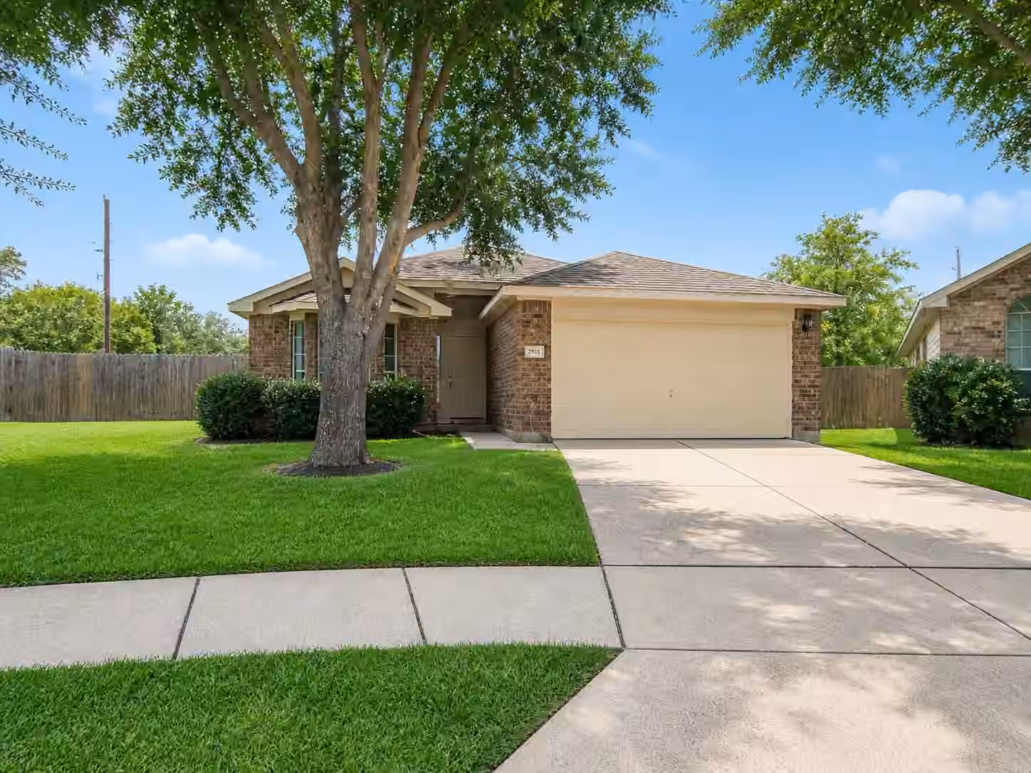 Photo of 16202 Broadglen Court, Houston, TX