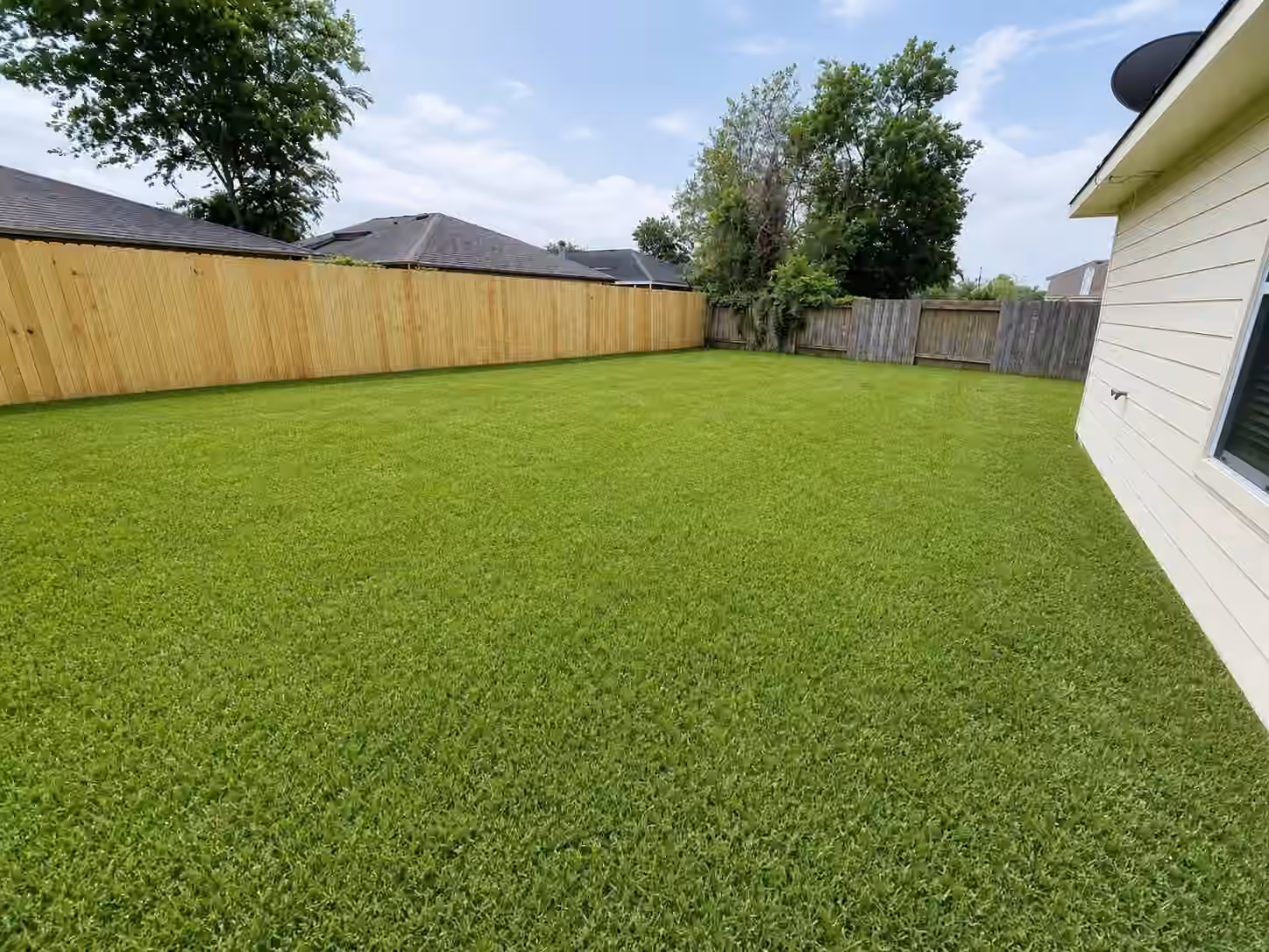 Photo 4 of 16202 Broadglen Court, Houston, TX