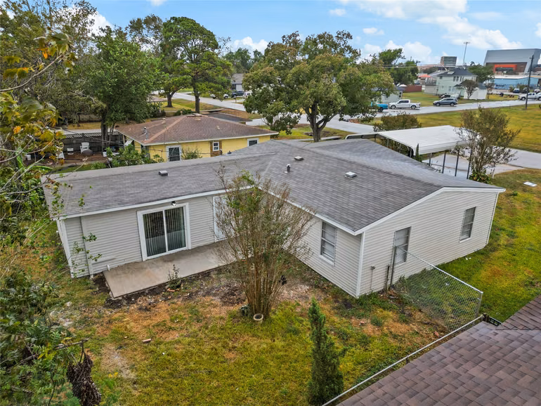 Photo of 1004 S 2nd Street, La Porte, TX 77571