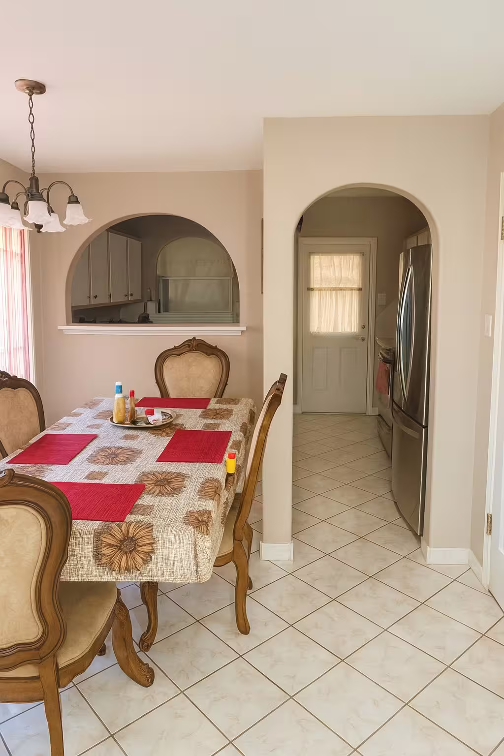 Photo 4 of 3335 Bandell Drive, Houston, TX