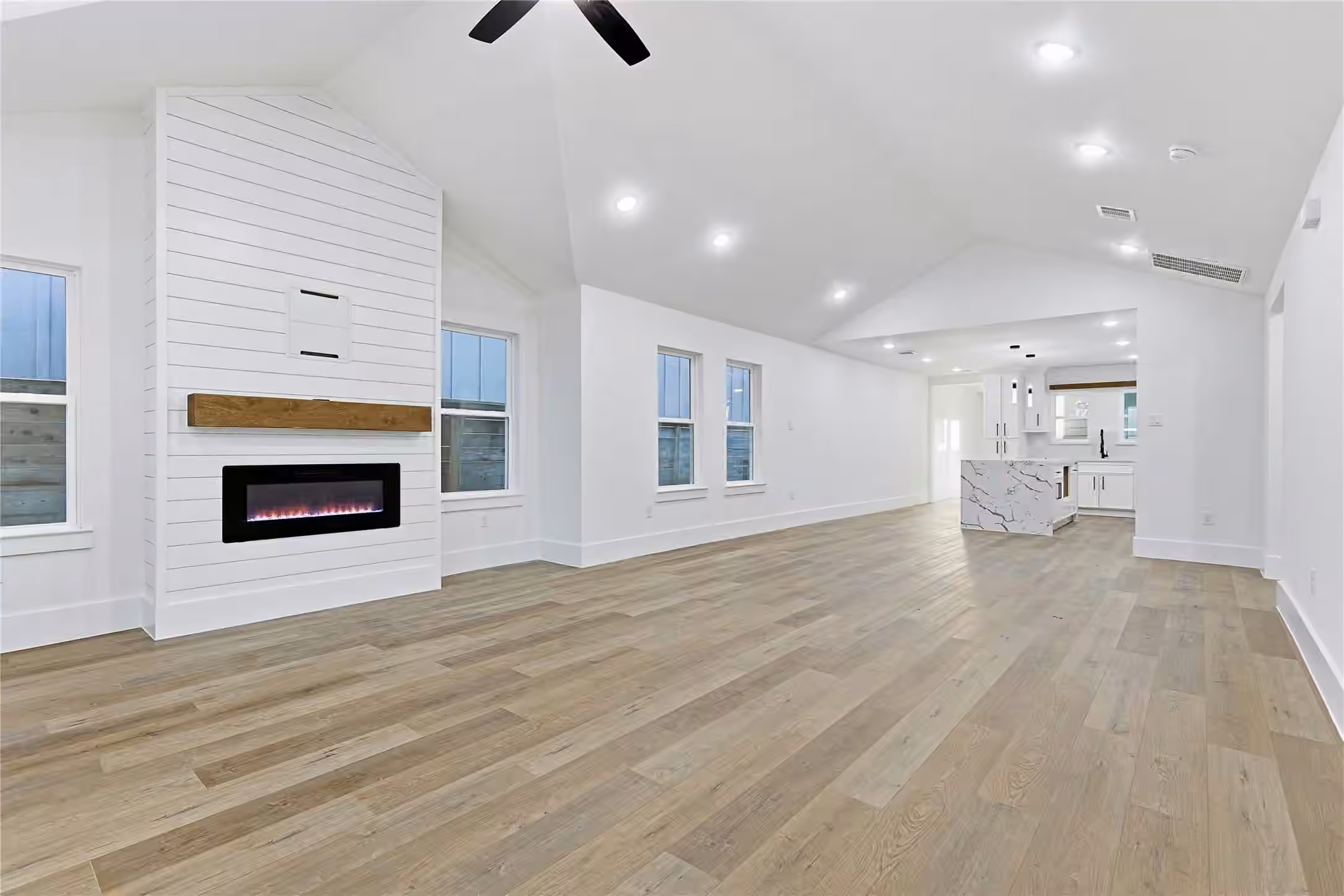 Photo 4 of 4525 Walker Street, Houston, TX