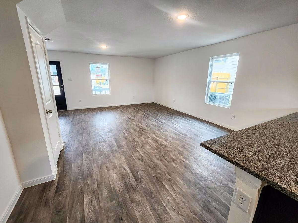 Photo 4 of 9815 Emerald Stone Way, Conroe, TX