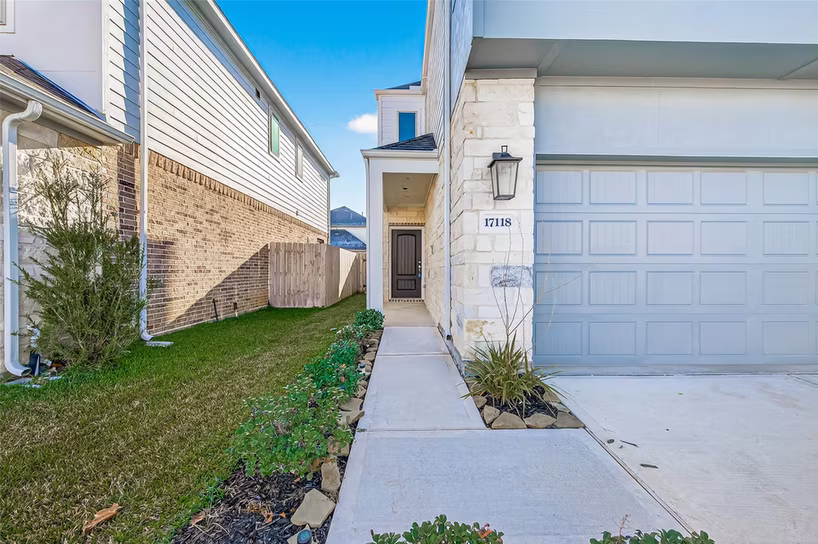 Photo 3 of 17118 Pentland Hills Way, Hockley, TX