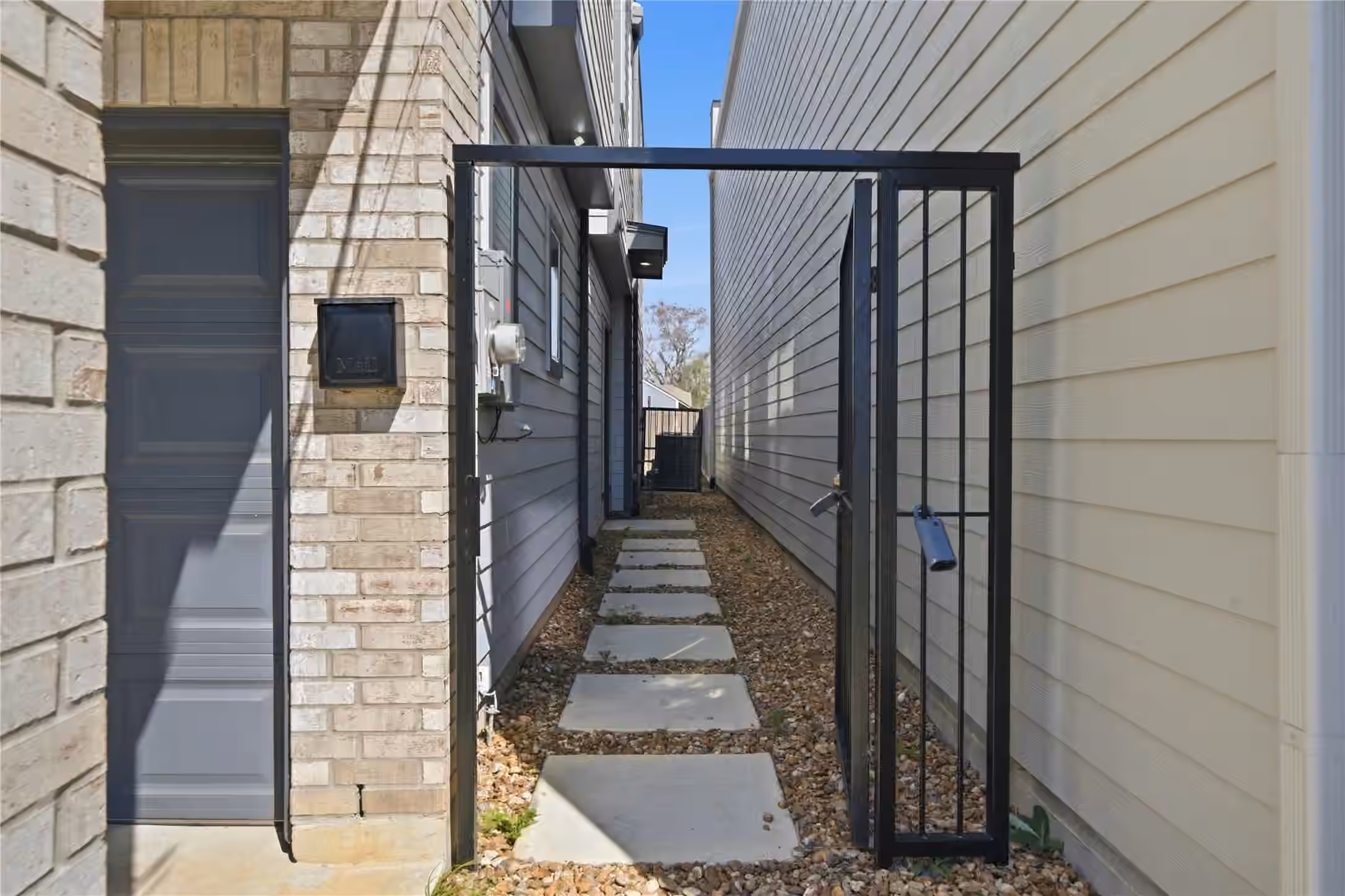 Photo 3 of 4515 Teton Street, Houston, TX