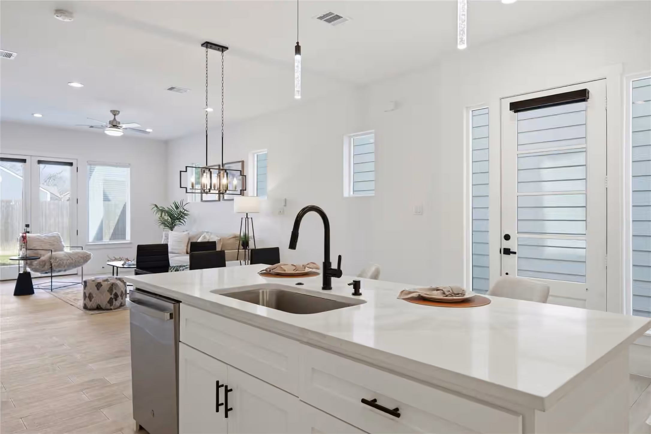 Photo 5 of 4515 Teton Street, Houston, TX