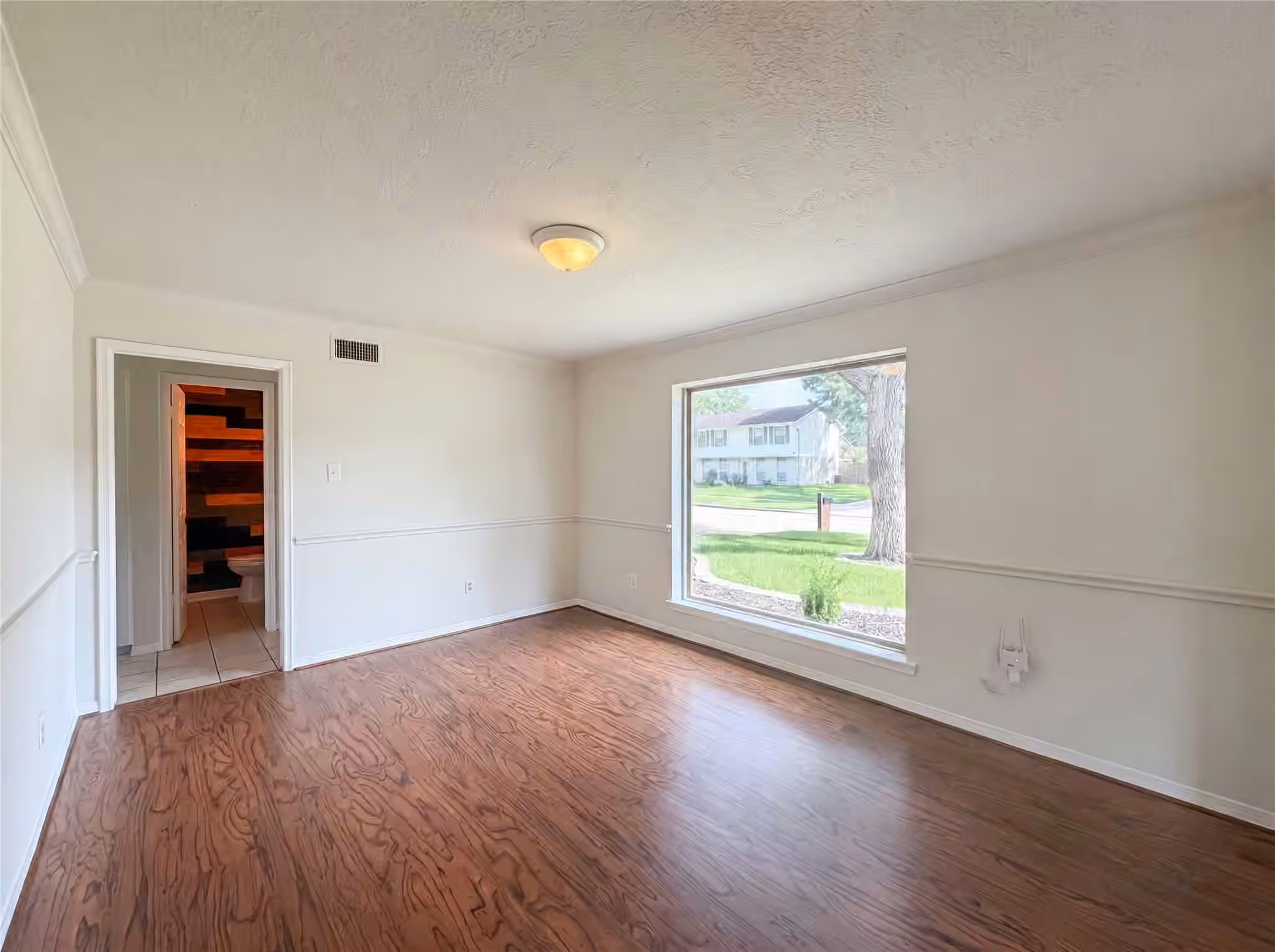 Photo 4 of 8119 Silent Cedars Drive, Houston, TX