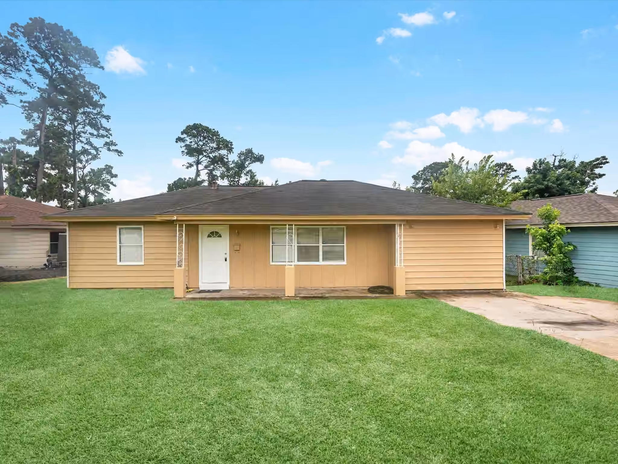 Photo of 838 Rosewick Street, Houston, TX