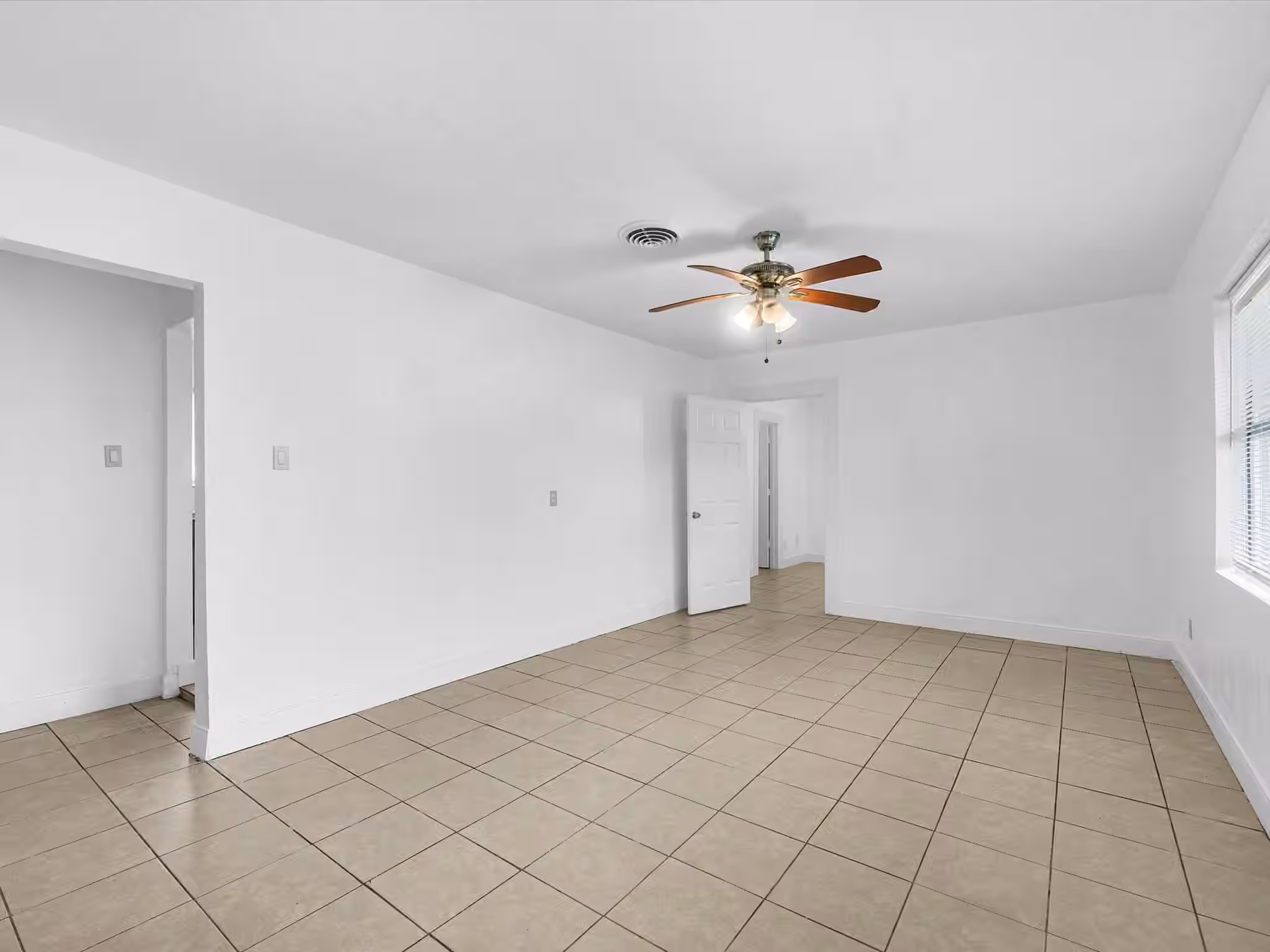 Photo 2 of 838 Rosewick Street, Houston, TX