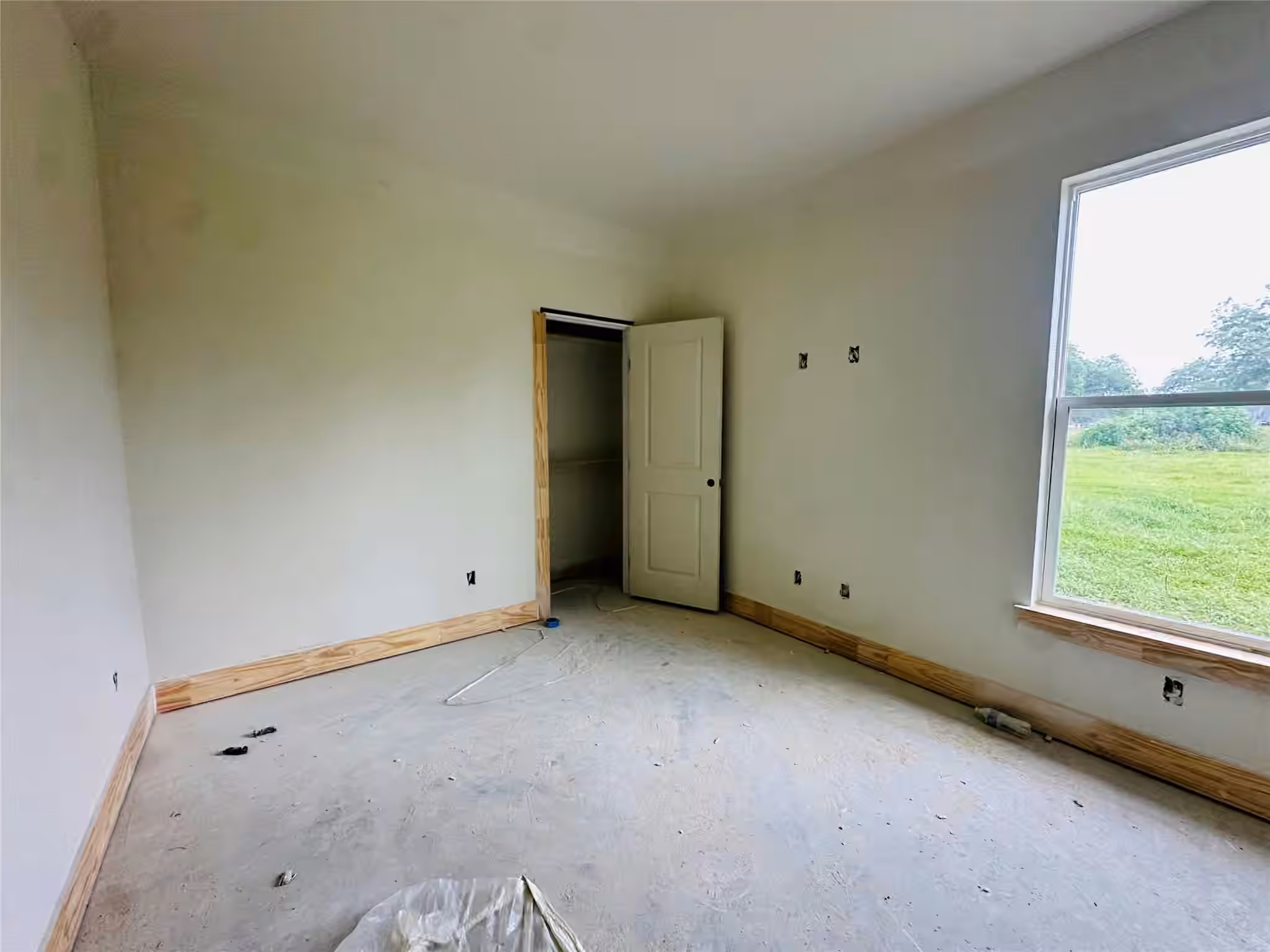 Photo 5 of 6610 Spencer Dr, Jones Creek, TX