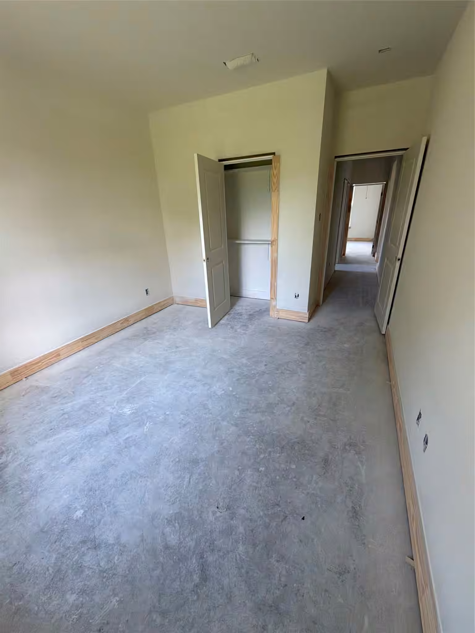 Photo 7 of 6610 Spencer Dr, Jones Creek, TX