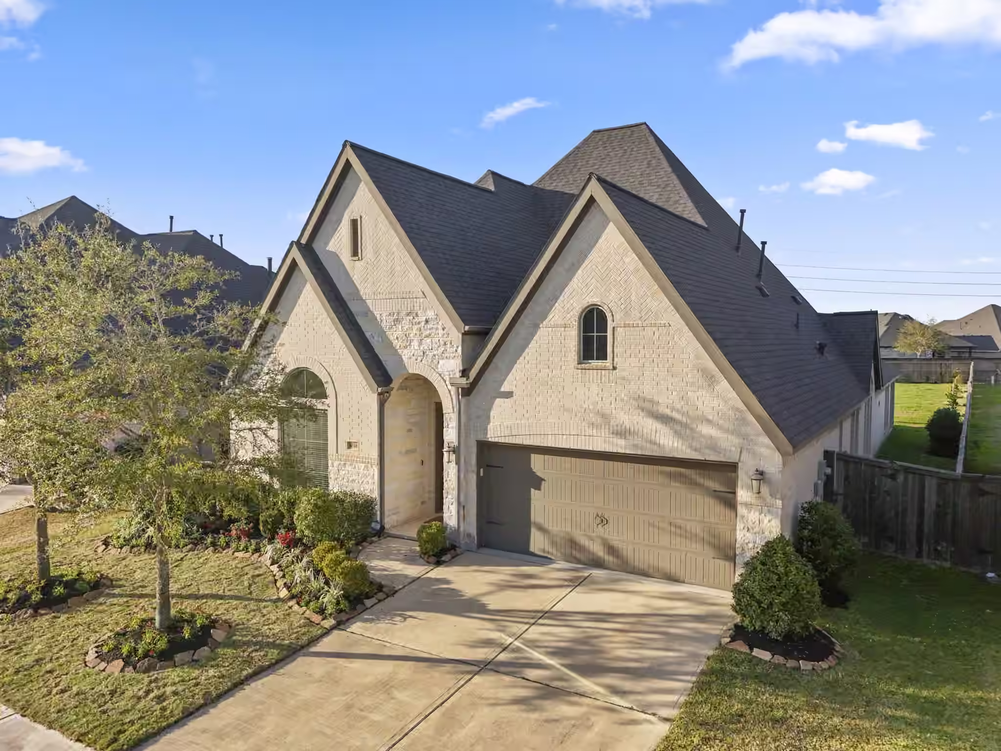 Photo 2 of 6914 Red Oak Drive, Katy, TX