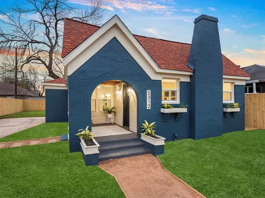 Photo 2 of 5312 Jefferson Street, Houston, TX