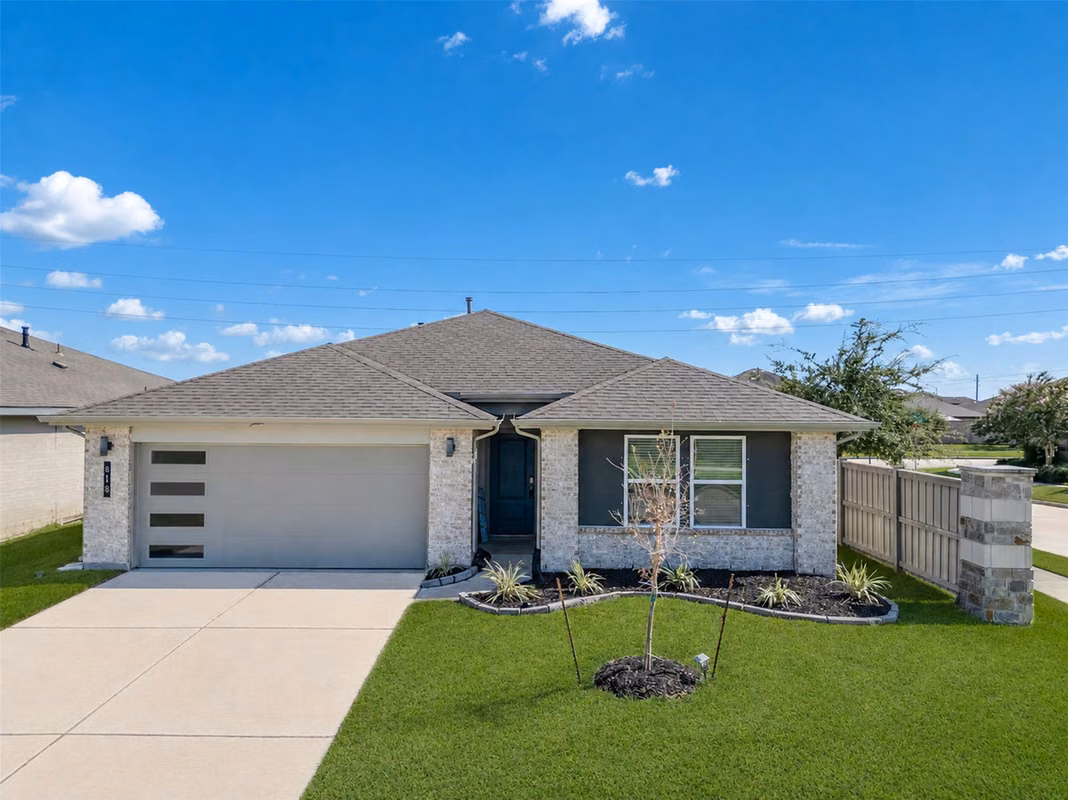 Photo of 818 Betsy Hill Drive, Rosharon, TX