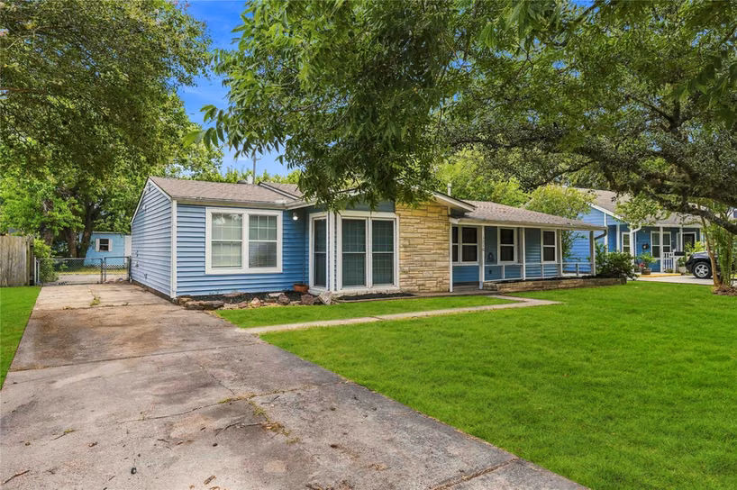 Photo of 1210 14th Avenue N, Texas City, TX 77590