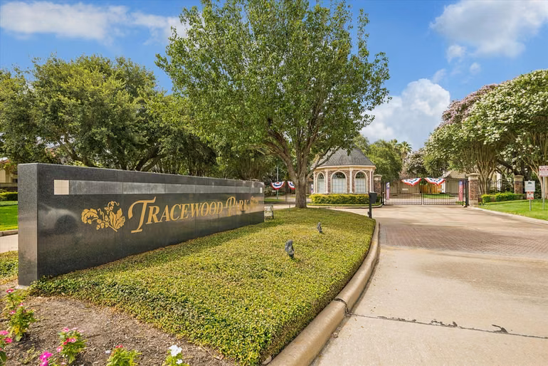 Photo 4 of 1310 Tracewood Cove, Houston, TX