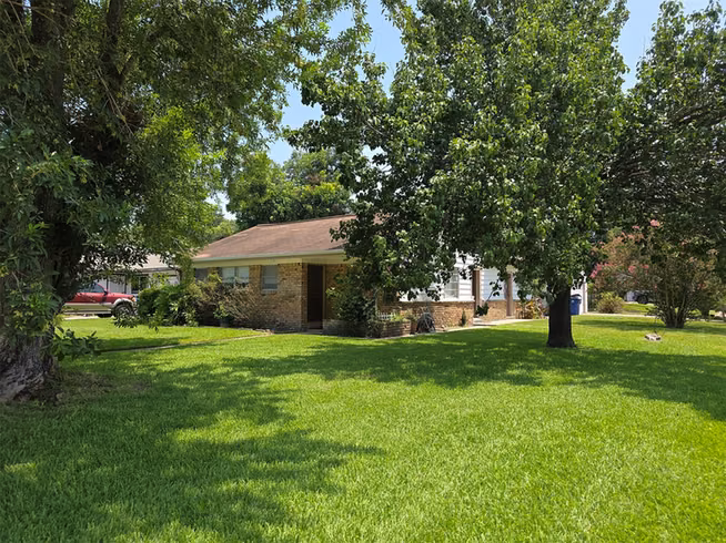 Photo of 31 14th Avenue N, Texas City, TX 77590