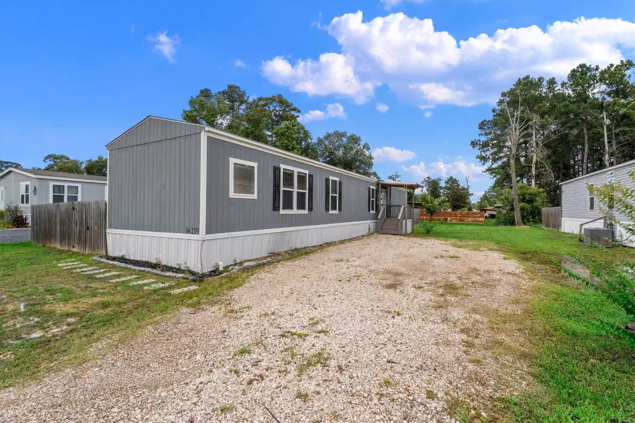 Photo 2 of 16279 Crockett Martin Estates Drive, Conroe, TX