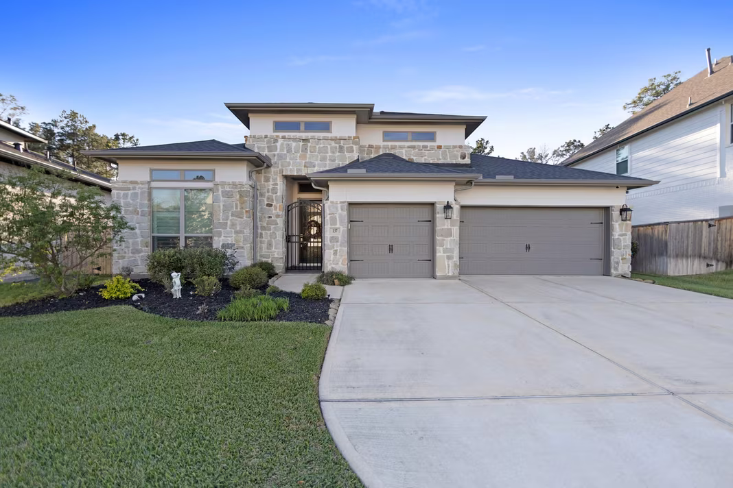 Photo 5 of 137 Sweeping Valley Drive, Montgomery, TX