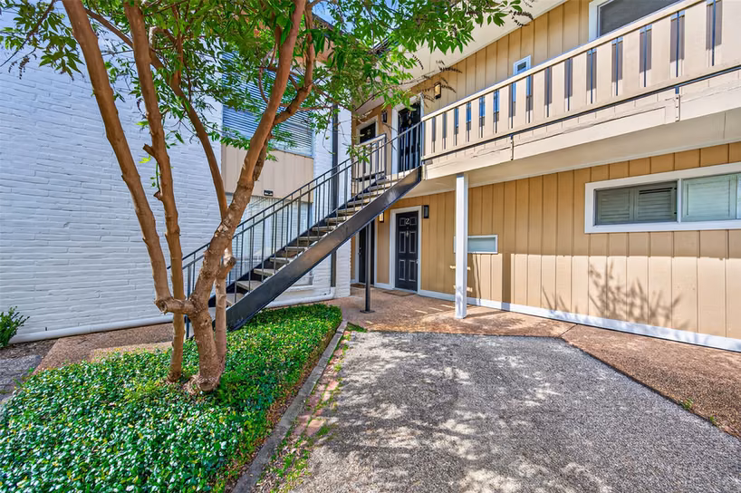 Photo 3 of 1418 Vermont Street 2, Houston, TX